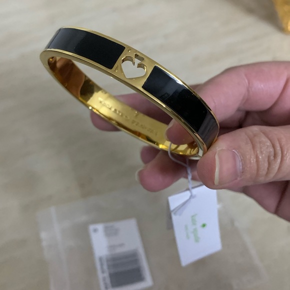 ‼️SOLD‼️KATE SPADE New York Spade Hinged Bangle Bracelet - Picture 4 of 8